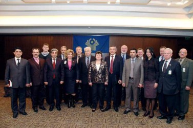 Международные наблюдатели