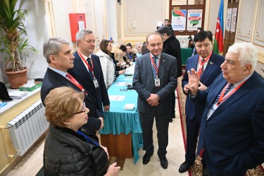 Мониторинг голосования начался на президентских выборах в Азербайджане