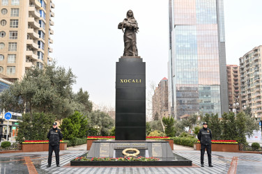 Официальные лица государства и правительства посетили памятник жертвам Ходжалинского геноцида