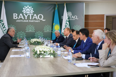 В Астане проходят встречи наблюдателей от МПА СНГ с участниками парламентских выборов