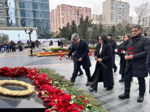 MDB PA DİMBİ Bakı filialının kollektivi Xocalı soyqırımı abidəsini ziyarət edib
