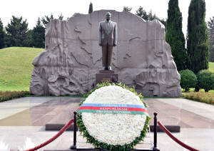 103-я годовщина со дня рождения Великого Лидера Гейдара Алиева